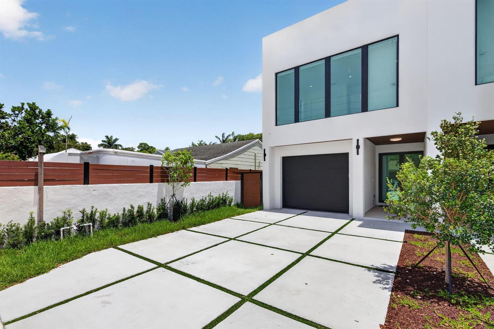 704 SW 9th Street, Fort Lauderdale FL 33315 photo 2