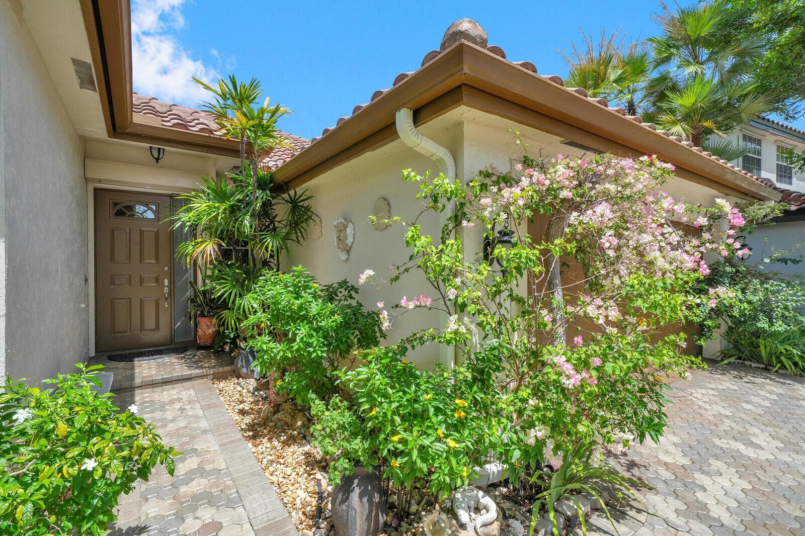 718 NW 177th Avenue, Pembroke Pines FL 33029 photo 3