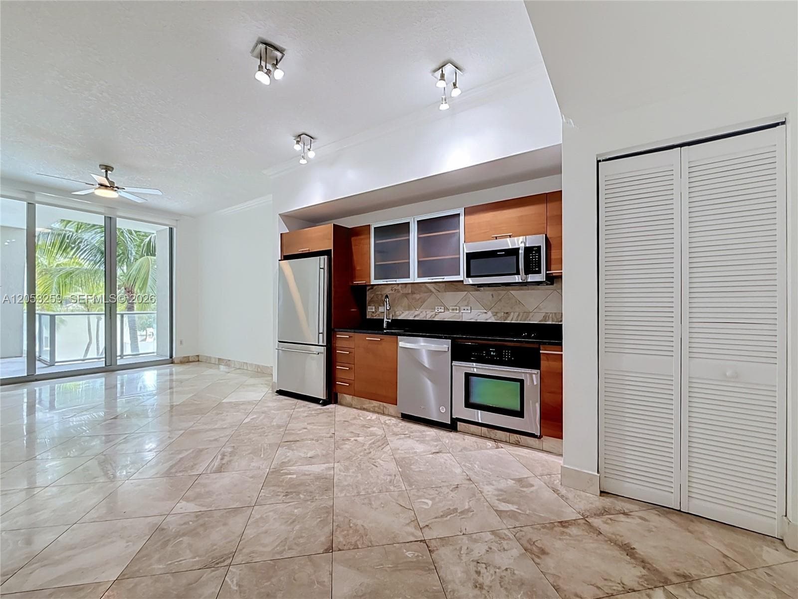 3470 E Coast Ave # H0907, Miami FL 33137