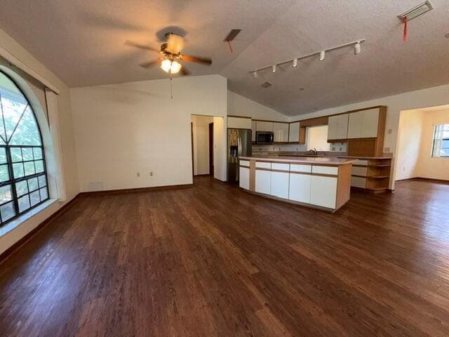 570 LONDONDERRY Circle SE, Palm Bay FL 32909 photo 5