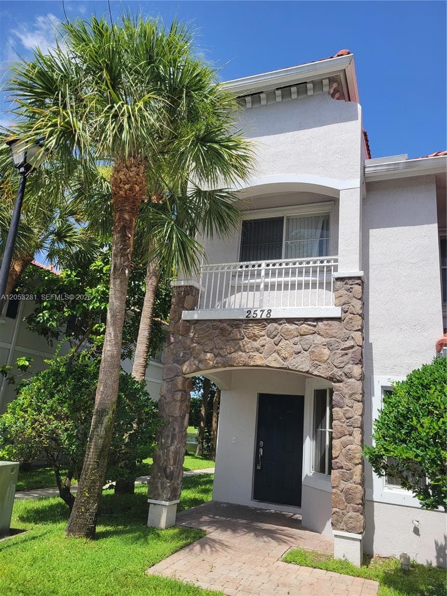 2578 SW 82 AV # 101, Miramar FL 33025
