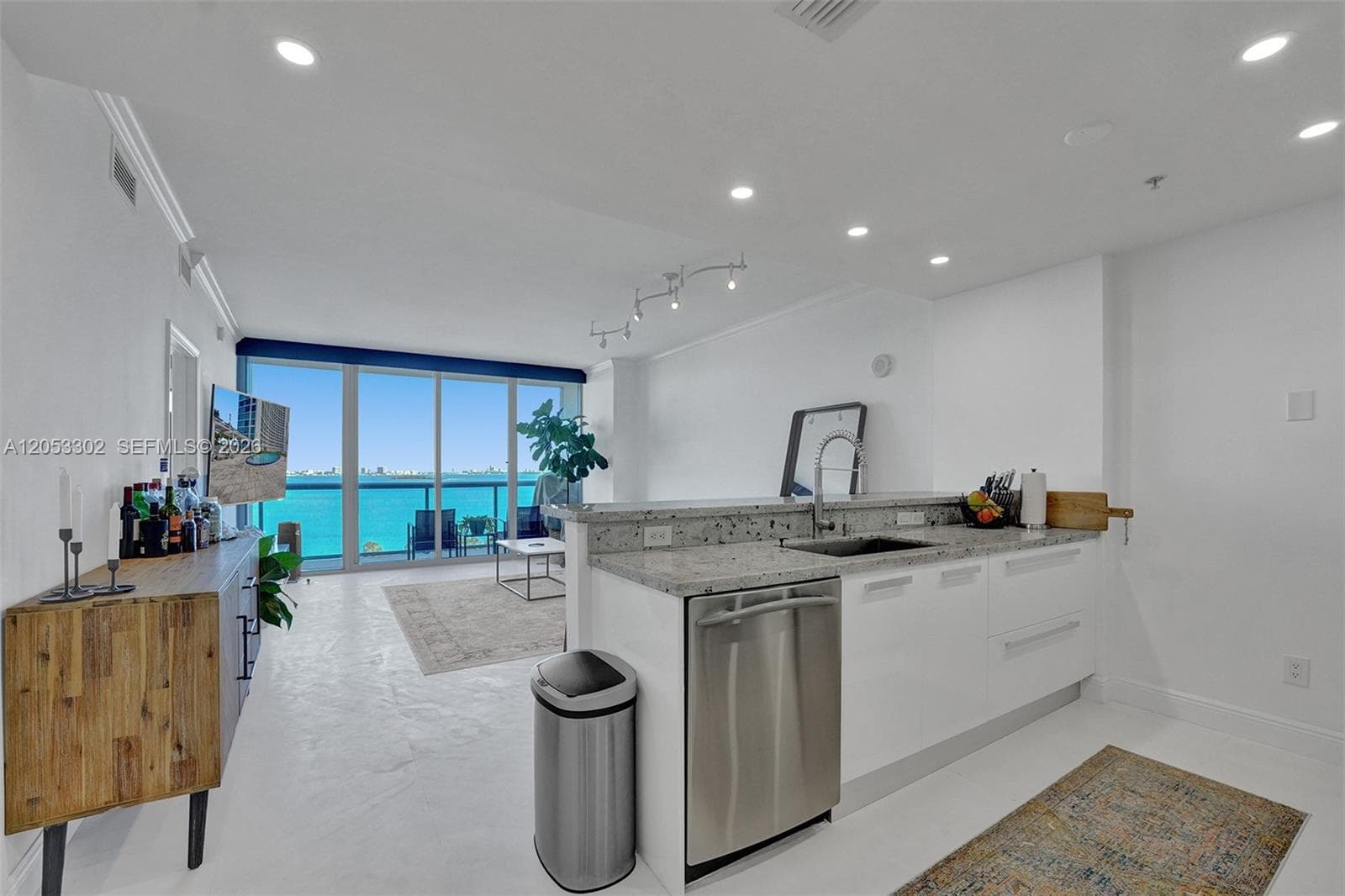 601 NE 36th St # 811, Miami FL 33137