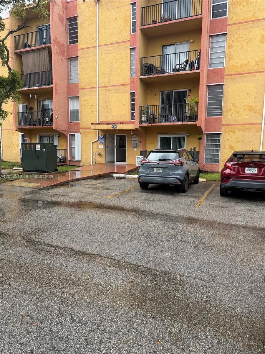 4705 NW 7th St # 7, Miami FL 33126 photo 2