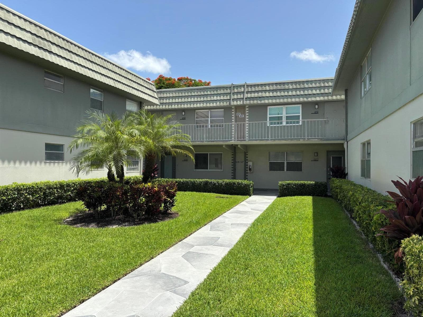 652 Flanders N, Delray Beach FL 33484