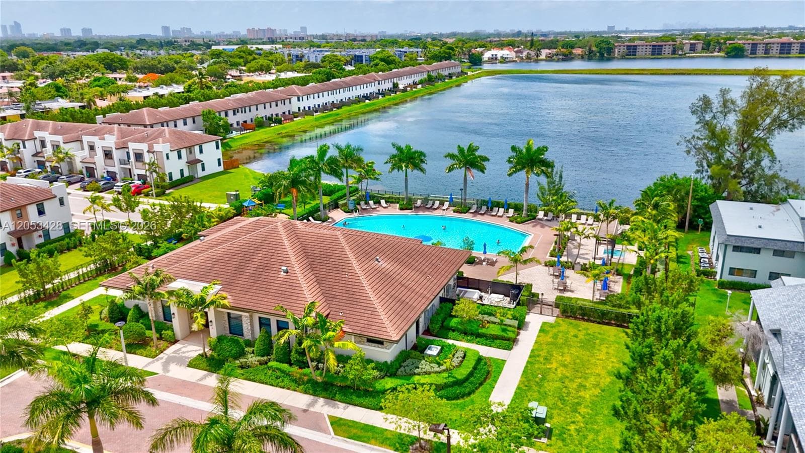 953 NE 211th St, Miami FL 33179 photo 4