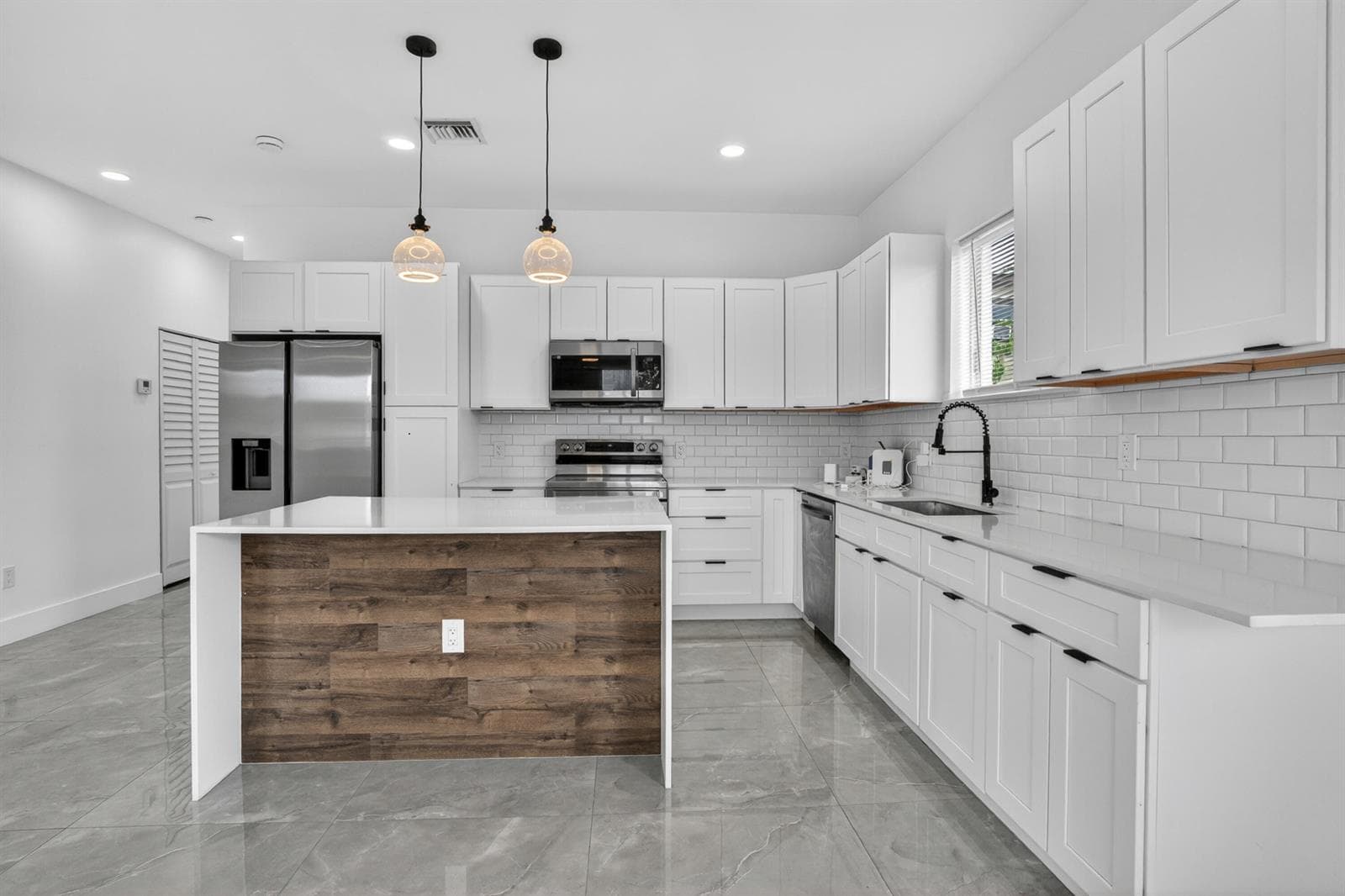655 NW 24TH Avenue, Fort Lauderdale FL 33311 photo 5