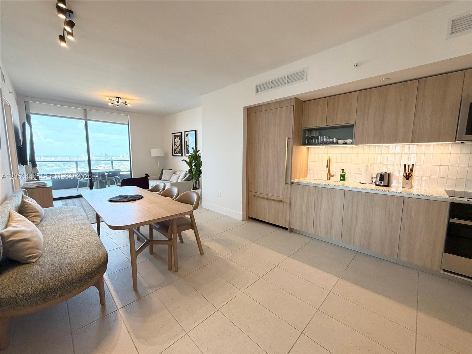 159 NE 6th St # 3215, Miami FL 33132 photo 3