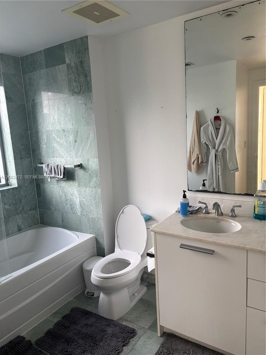 1050 Brickell Ave # 2910, Miami FL 33131 photo 4