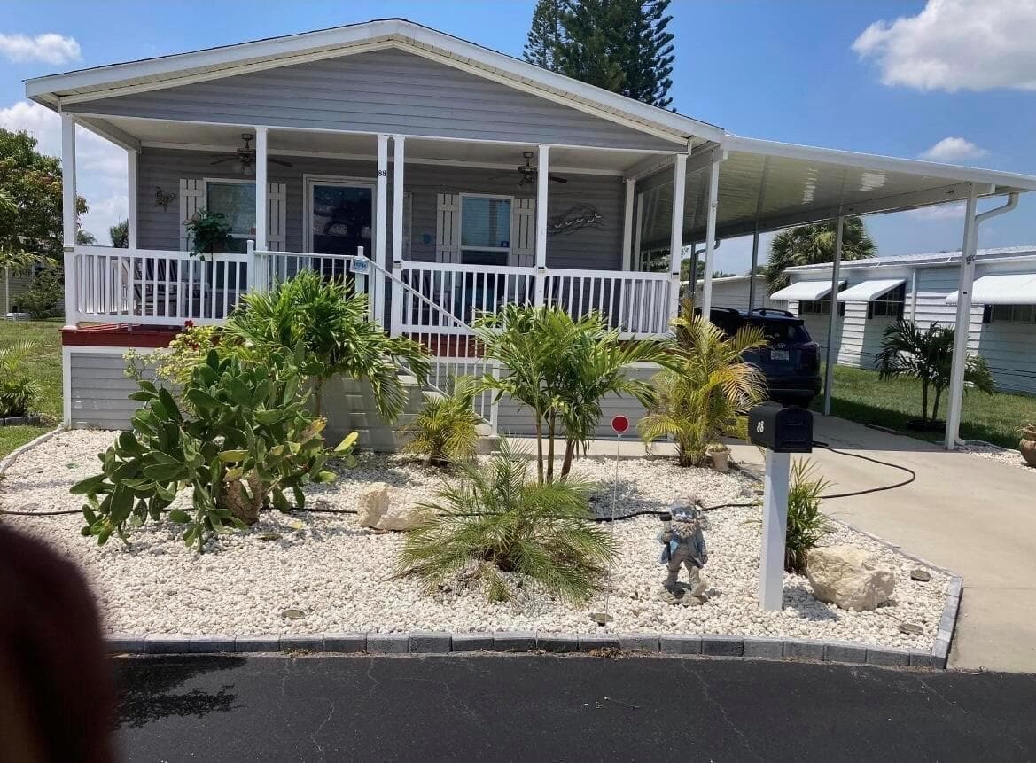 88 Sandhill Boulevard, Fort Pierce FL 34982 photo 2