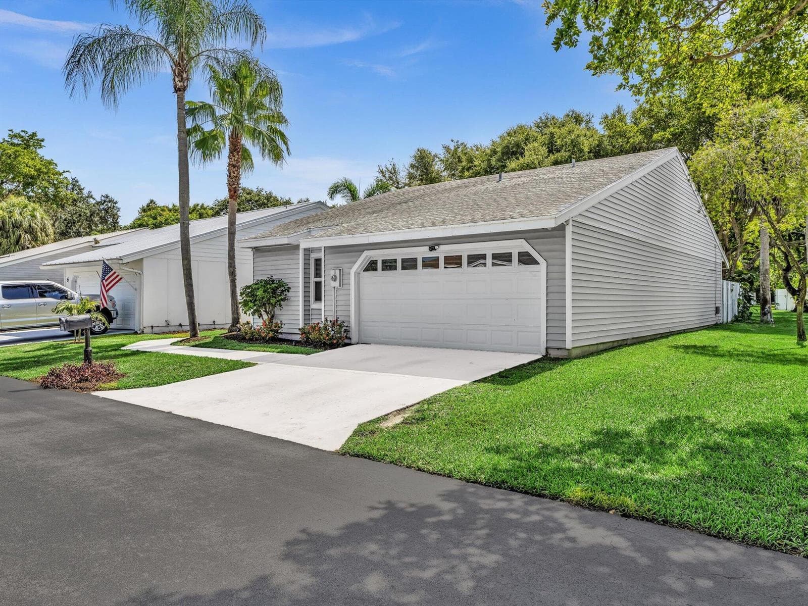8 Hawthorne Lane, Boynton Beach, FL 33426 photo 5
