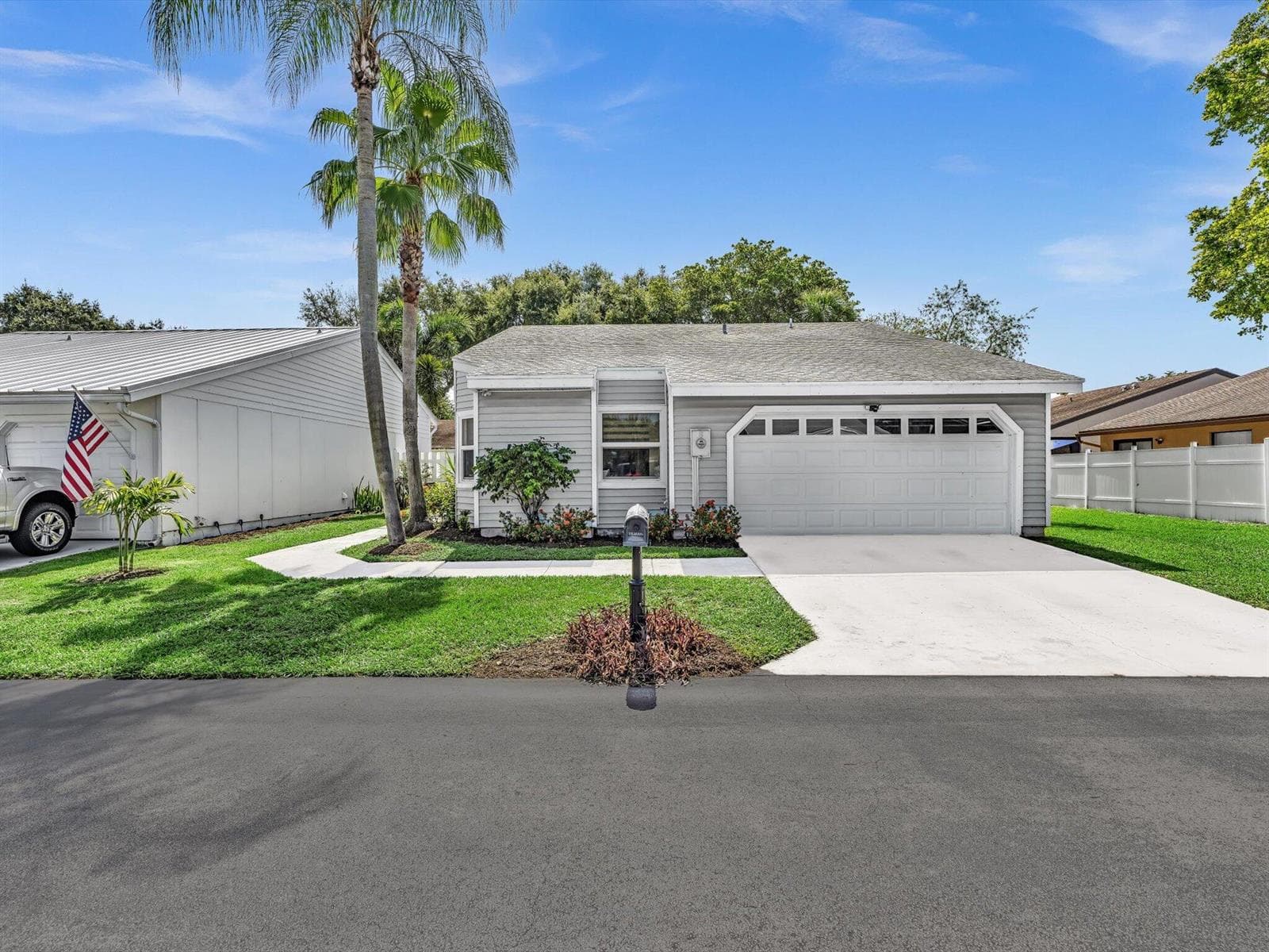 8 Hawthorne Lane, Boynton Beach, FL 33426 photo 4