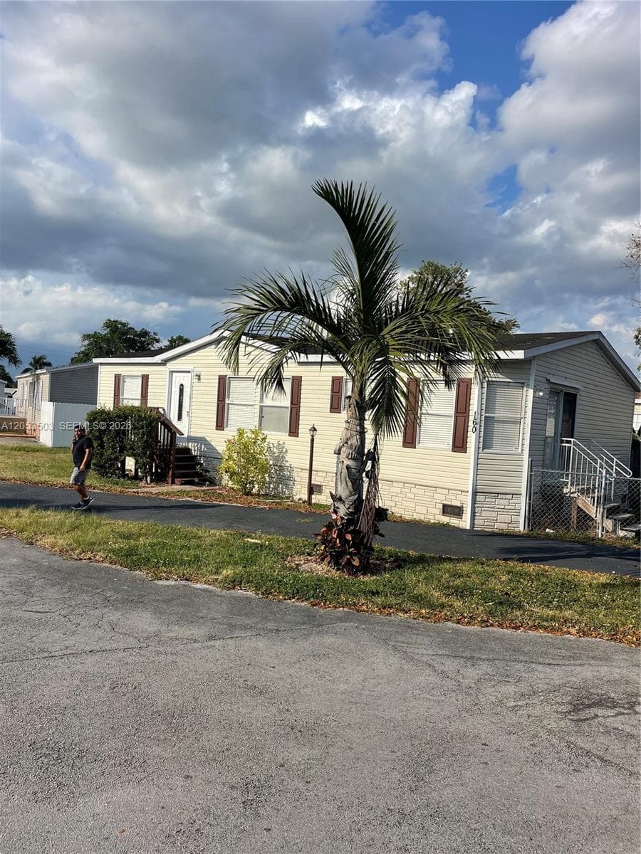 220 NE 12th Ave LOT 160, Homestead FL 33030 photo 3