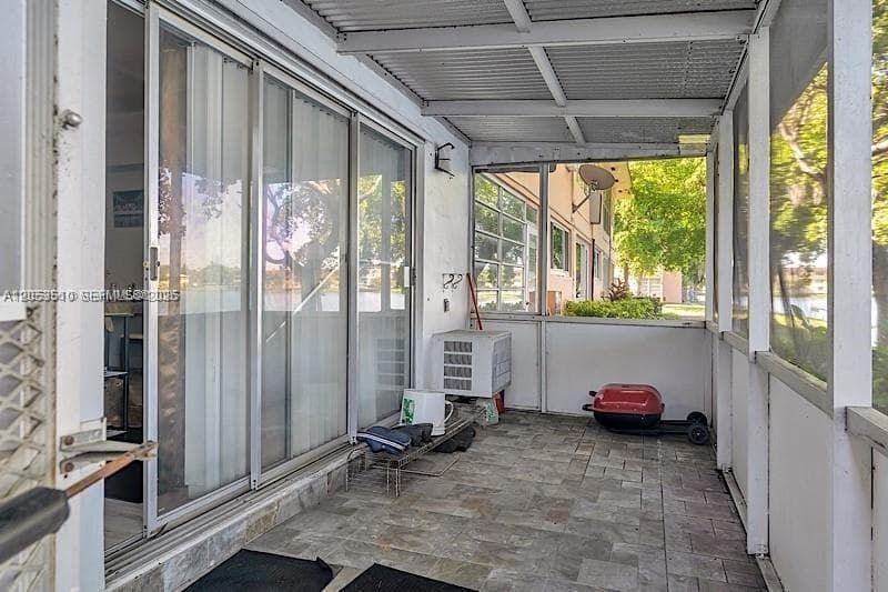 19000 NE 3rd Ct # 405, Miami FL 33179 photo 3