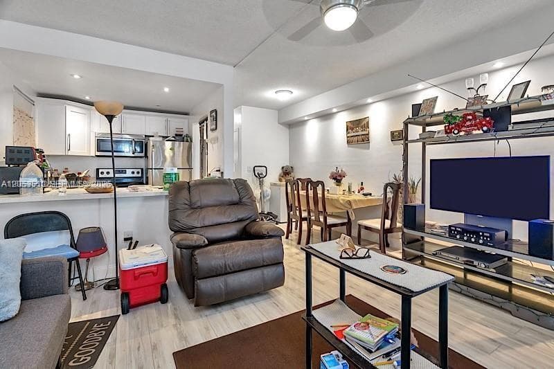 19000 NE 3rd Ct # 405, Miami FL 33179 photo 5