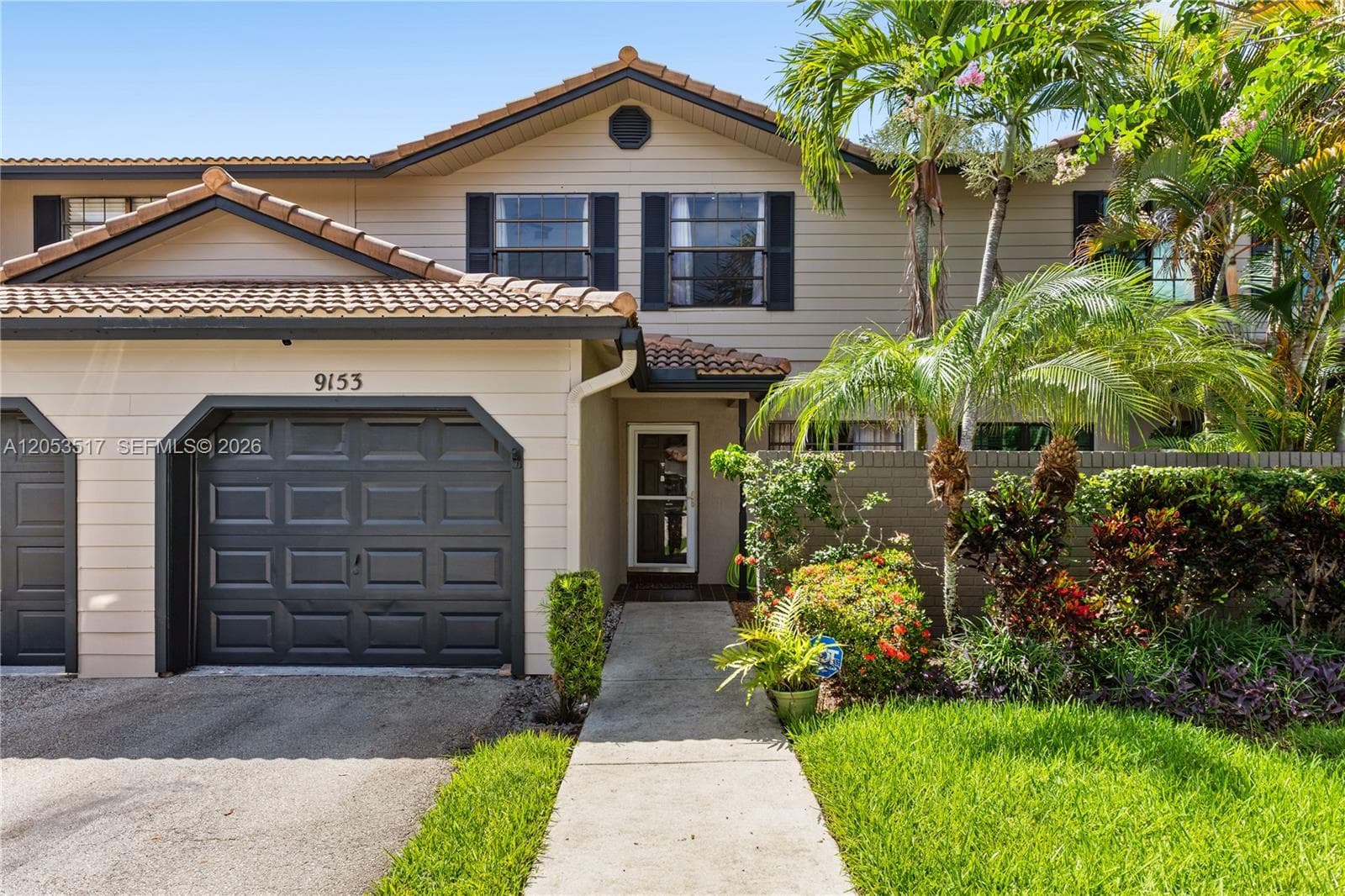 9153 Vineyard Lake Dr, Plantation FL 33324