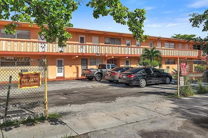 19105 NE 2nd Ave # 2118, Miami FL 33179