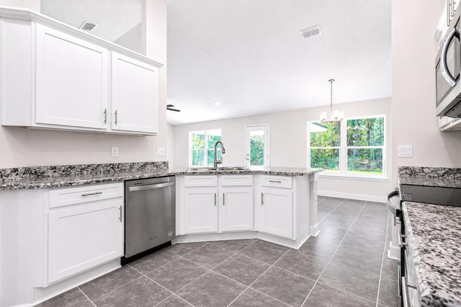 405 NE Airoso Boulevard, Port St. Lucie FL 34983 photo 2