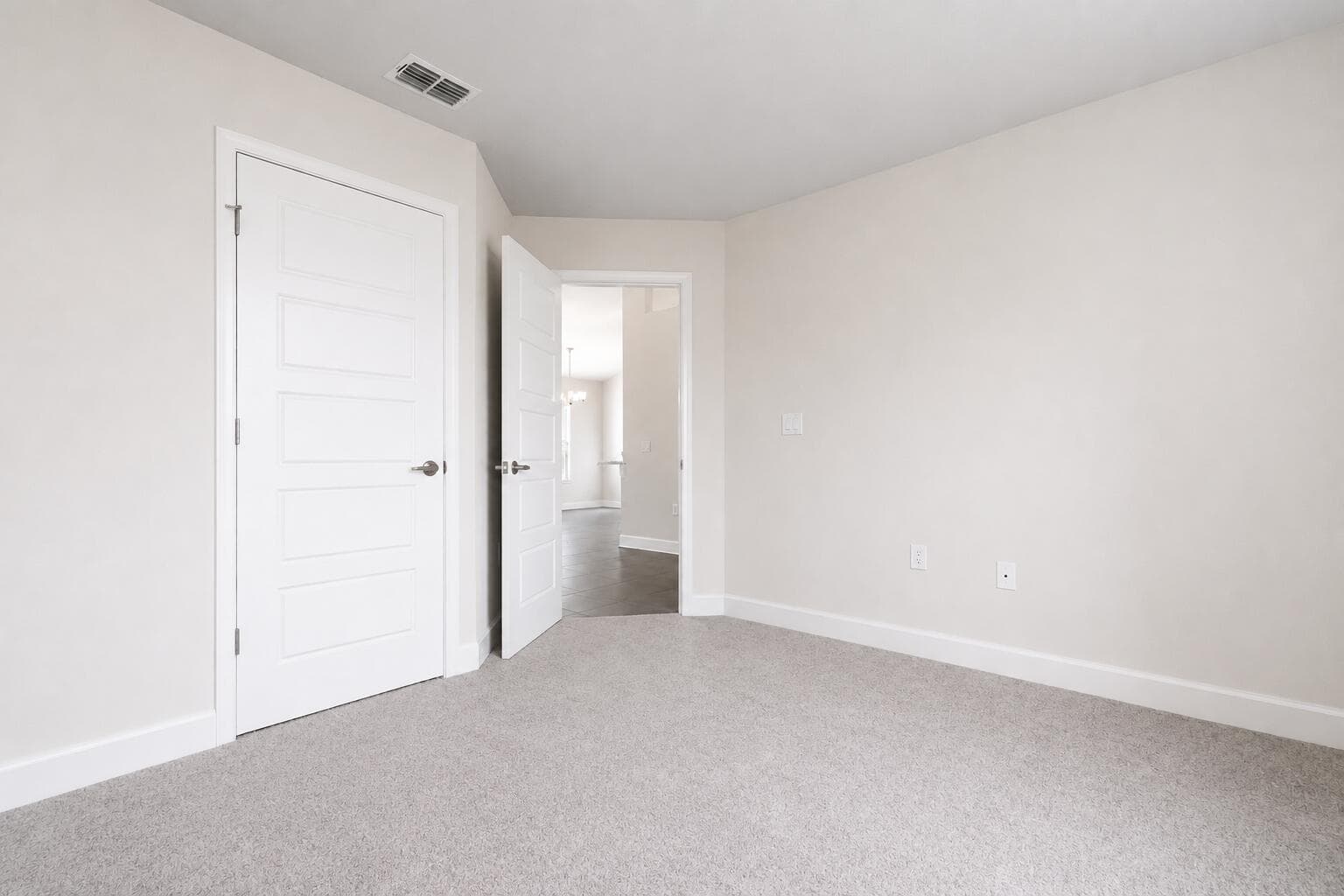 405 NE Airoso Boulevard, Port St. Lucie FL 34983 photo 4