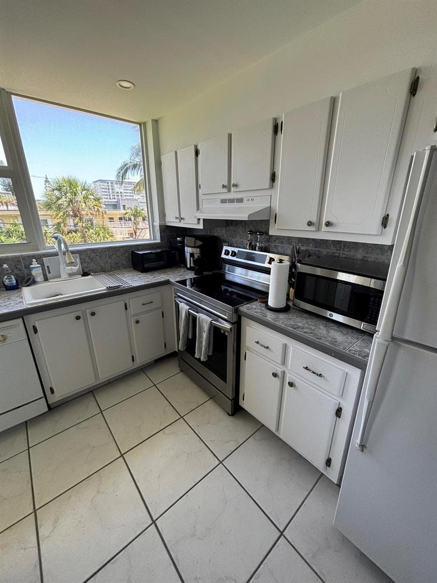 1238 HILLSBORO MILE # 210, Hillsboro Beach FL 33062 photo 2