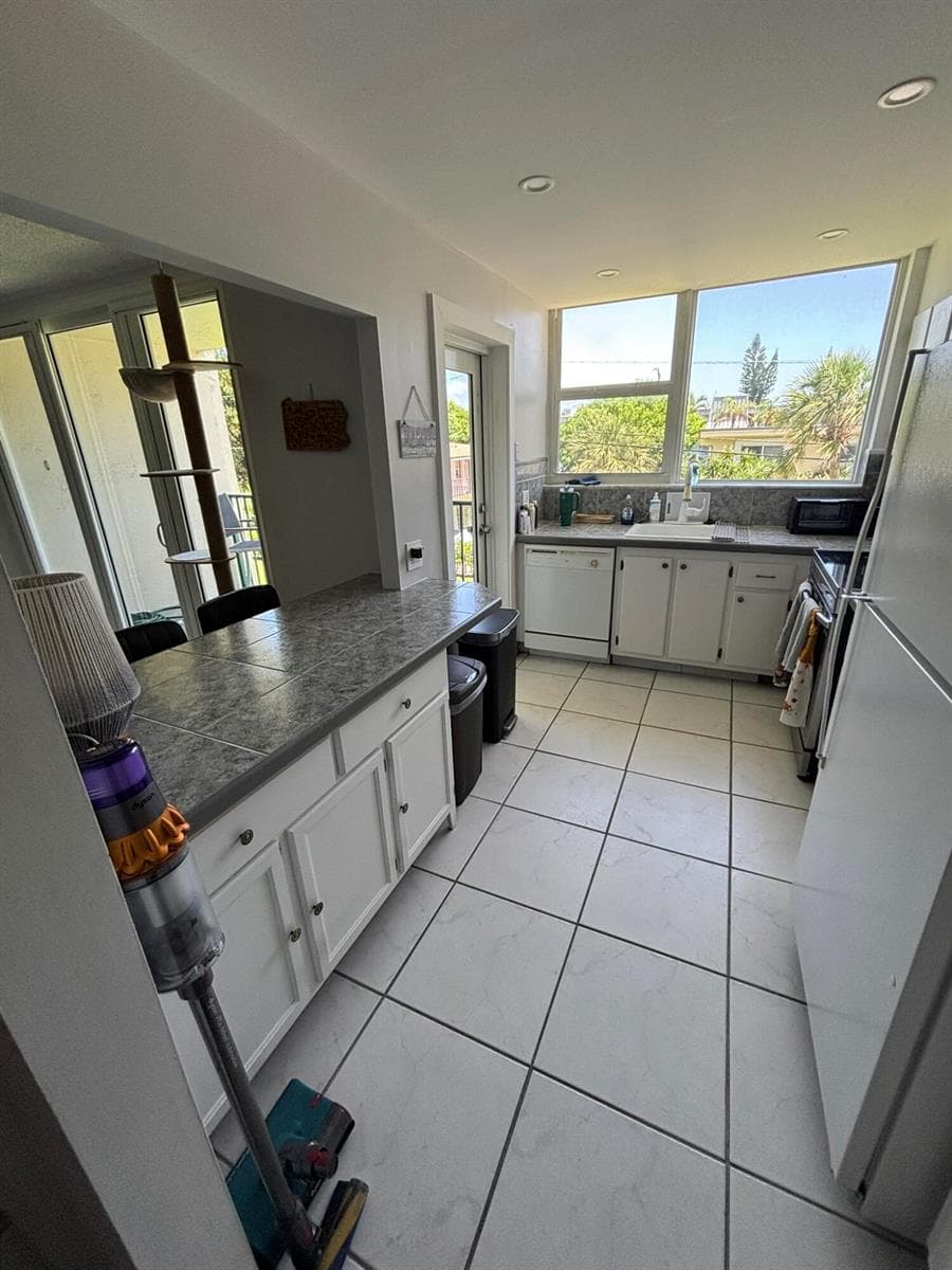 1238 HILLSBORO MILE # 210, Hillsboro Beach FL 33062