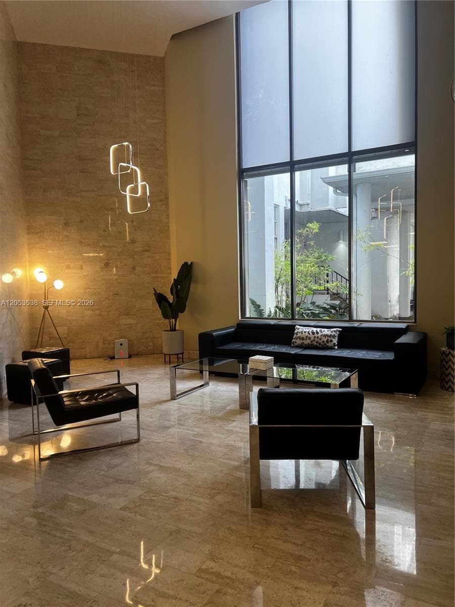 2750 NE 183rd St # 807, Aventura FL 33160