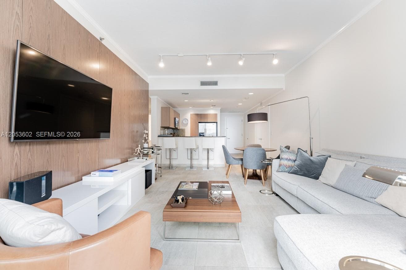 1060 Brickell photo 2