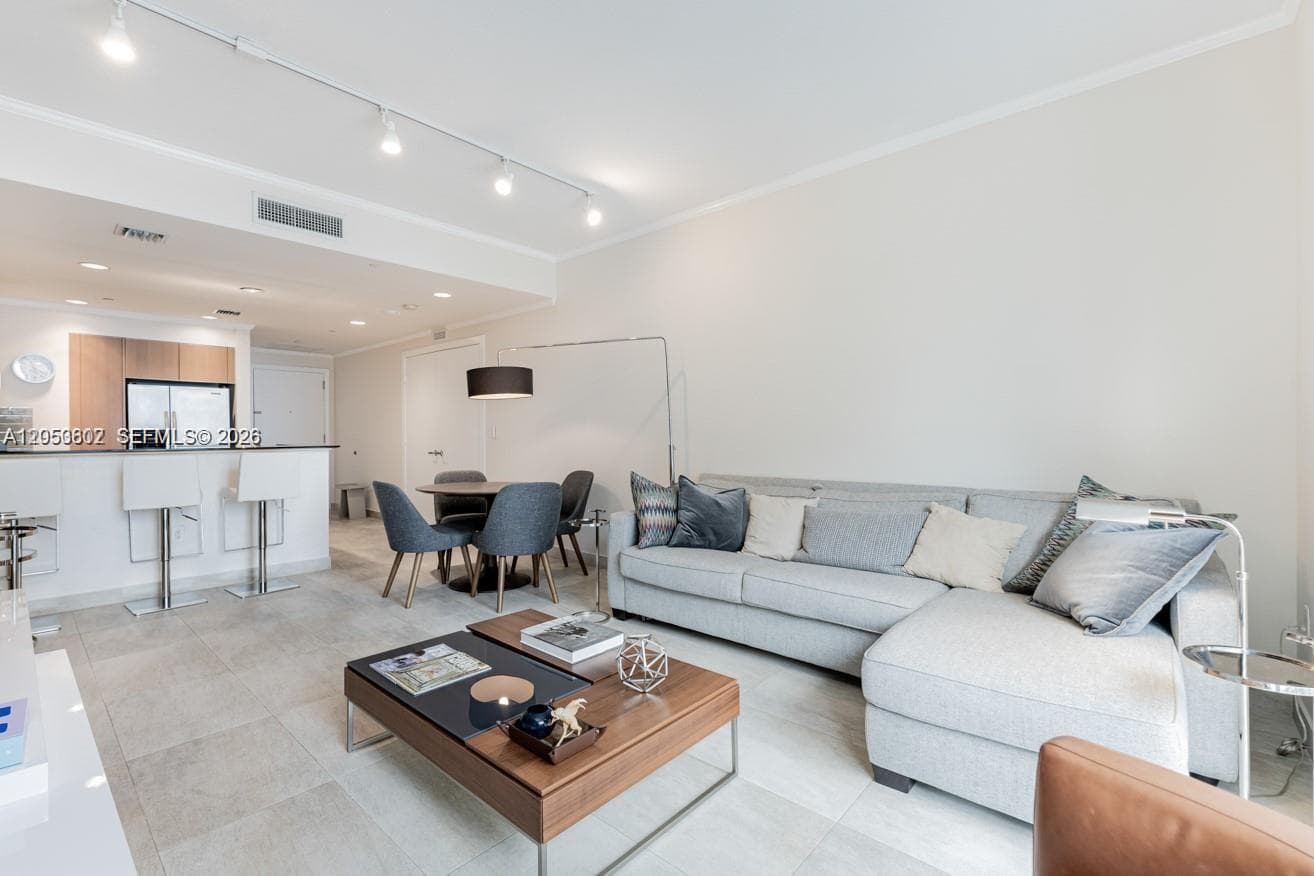 1060 Brickell photo 4
