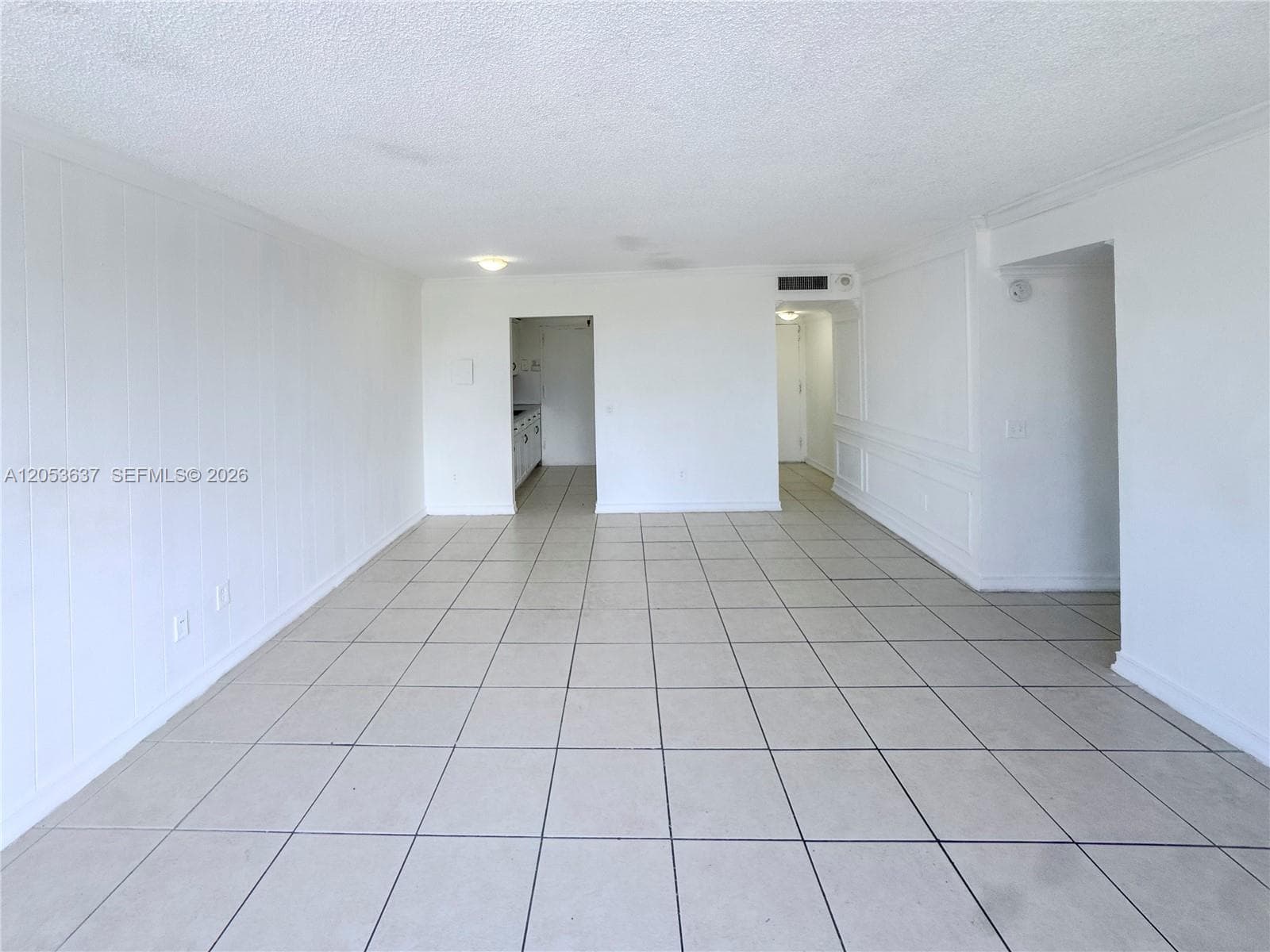 2075 NE 164th St # 204, North Miami Beach FL 33162 photo 3