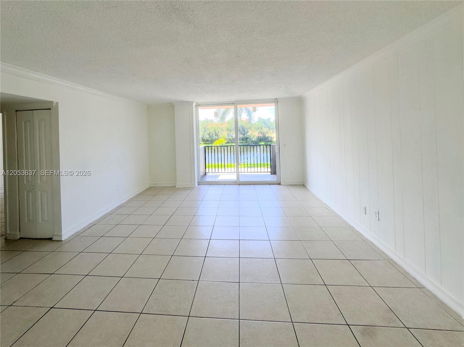 2075 NE 164th St # 204, North Miami Beach FL 33162 photo 4