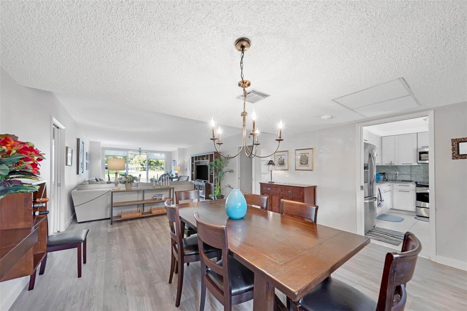 3611 OAKS CLUBHOUSE Drive # 104, Pompano Beach FL 33069 photo 4