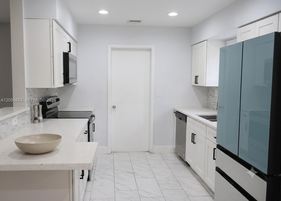 351 NW 206th Ter, Miami Gardens FL 33169 photo 3