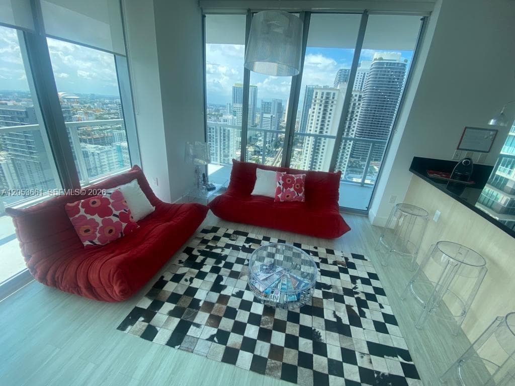 79 SW 12th St # 3312-S, Miami FL 33130