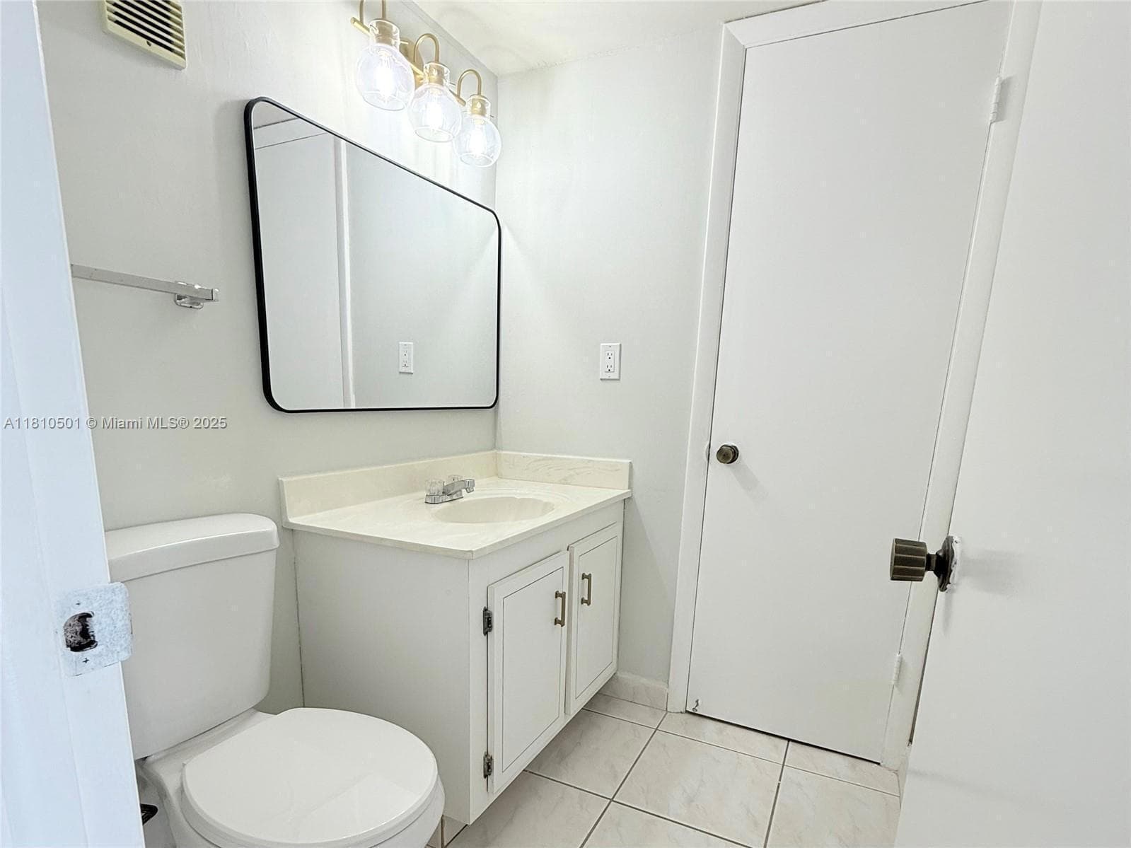 1300 SAINT CHARLES Place # 706, Pembroke Pines FL 33026 photo 4