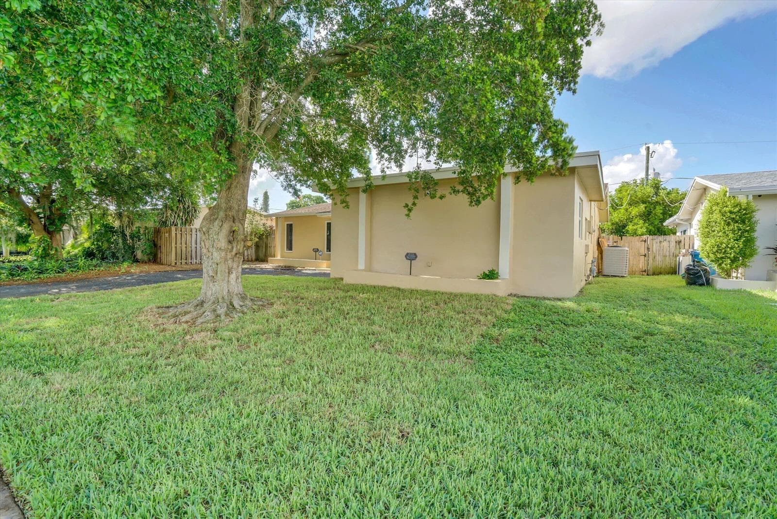 10270 NW 24TH Court, Sunrise FL 33322 photo 3