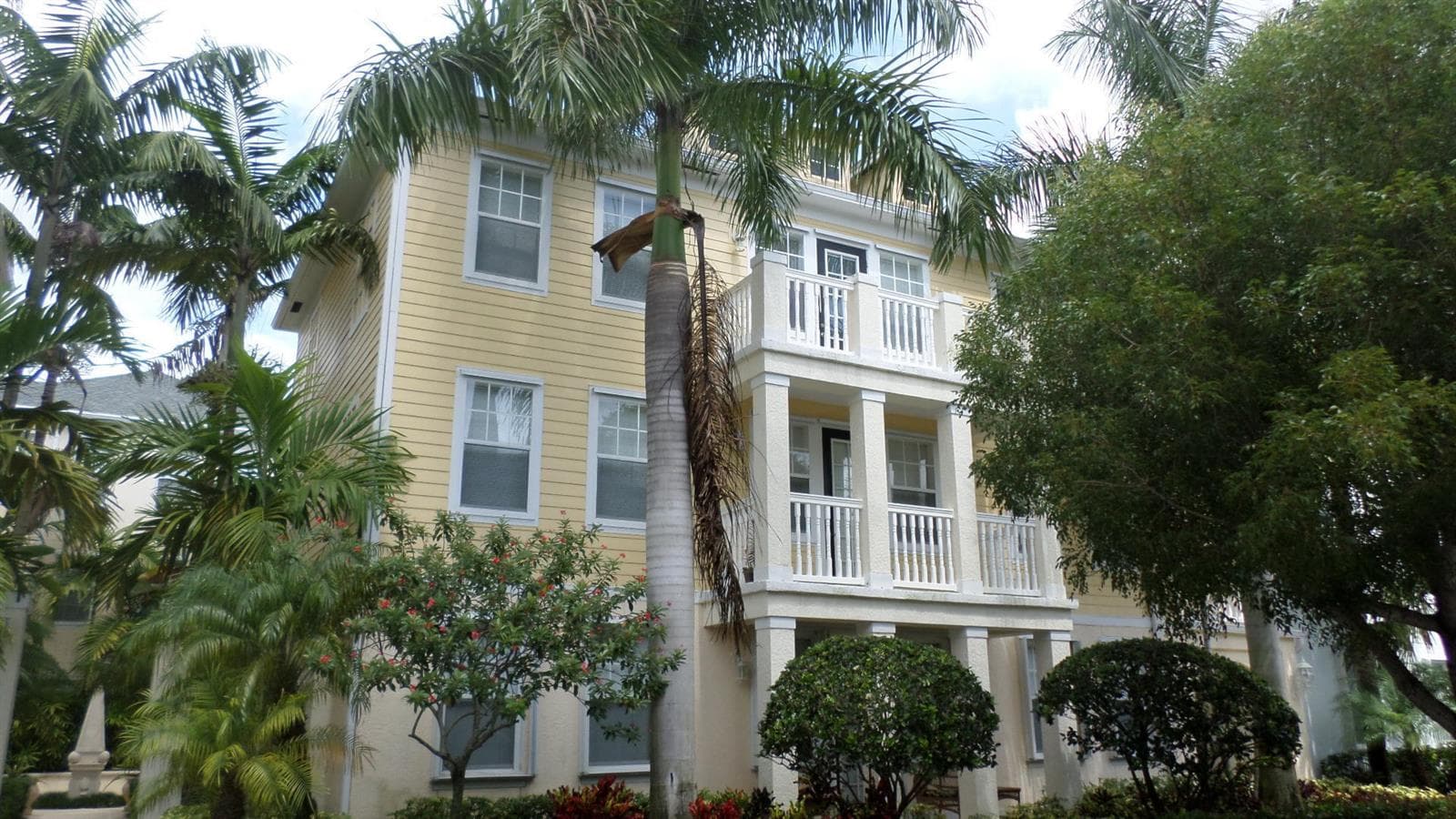 276 Murcia Drive # 307, Jupiter FL 33458