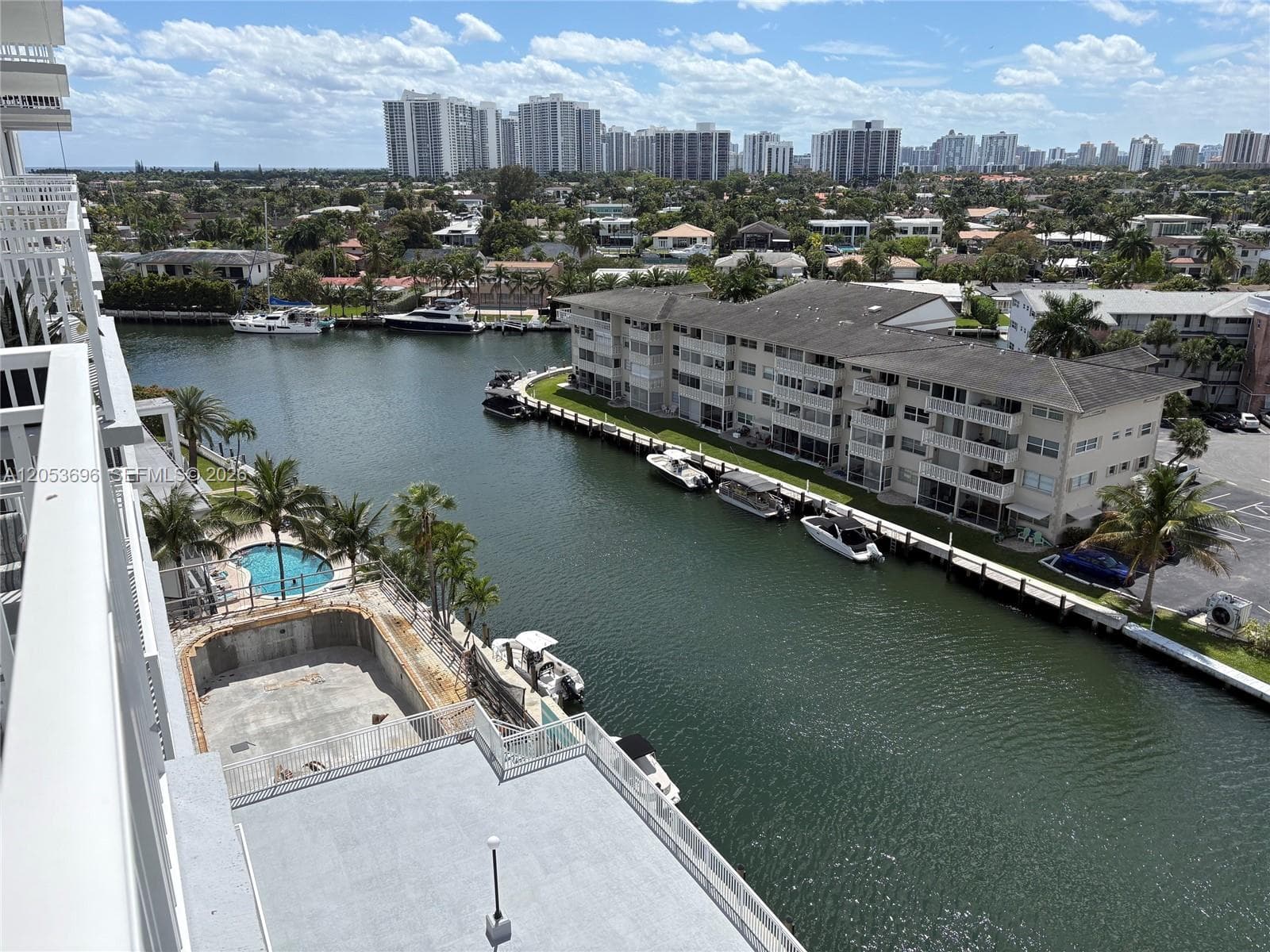 427 Golden Isles Dr # 10D, Hallandale Beach FL 33009 photo 2