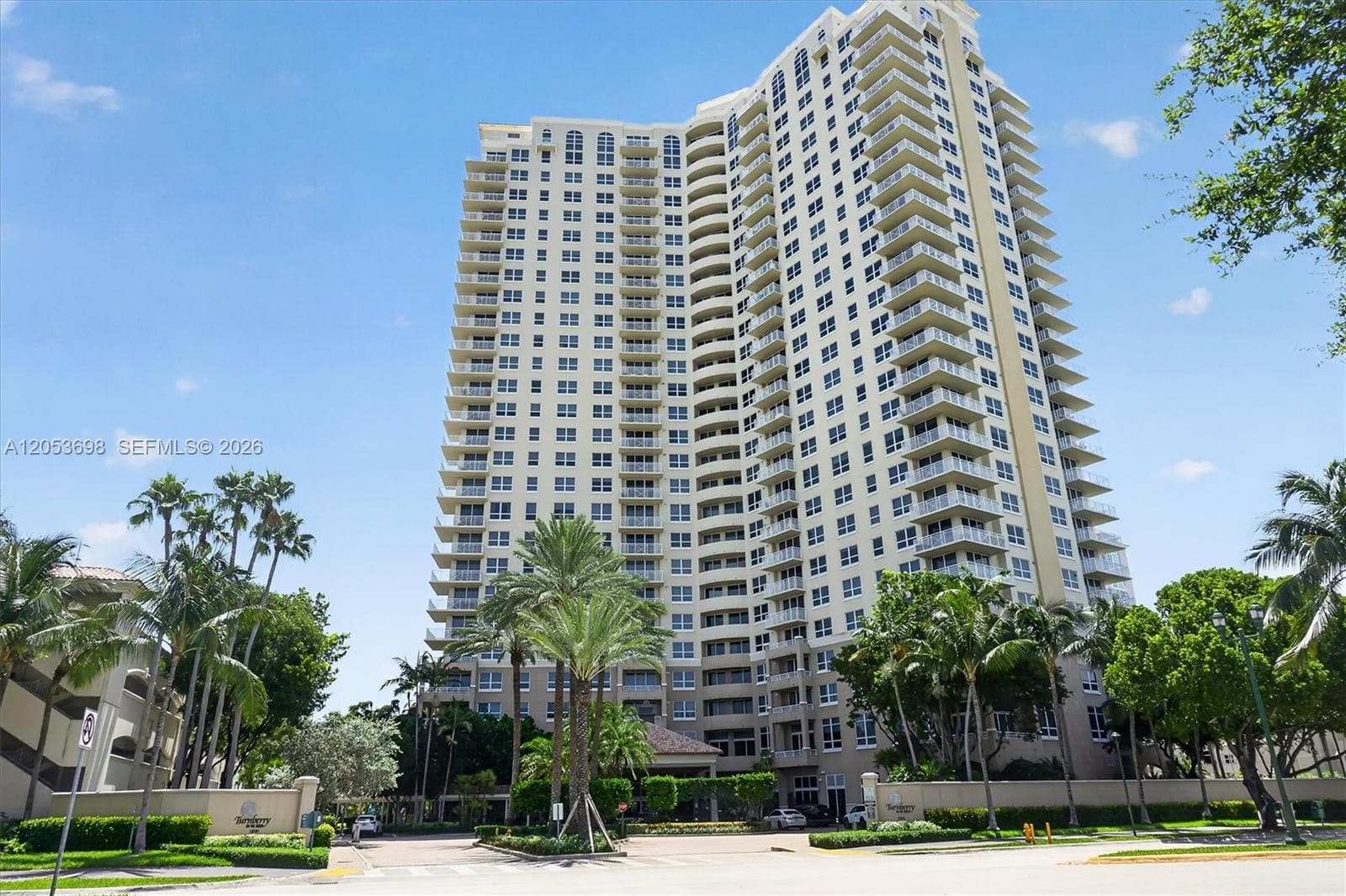 19501 W Country Club Dr # 2401, Aventura FL 33180