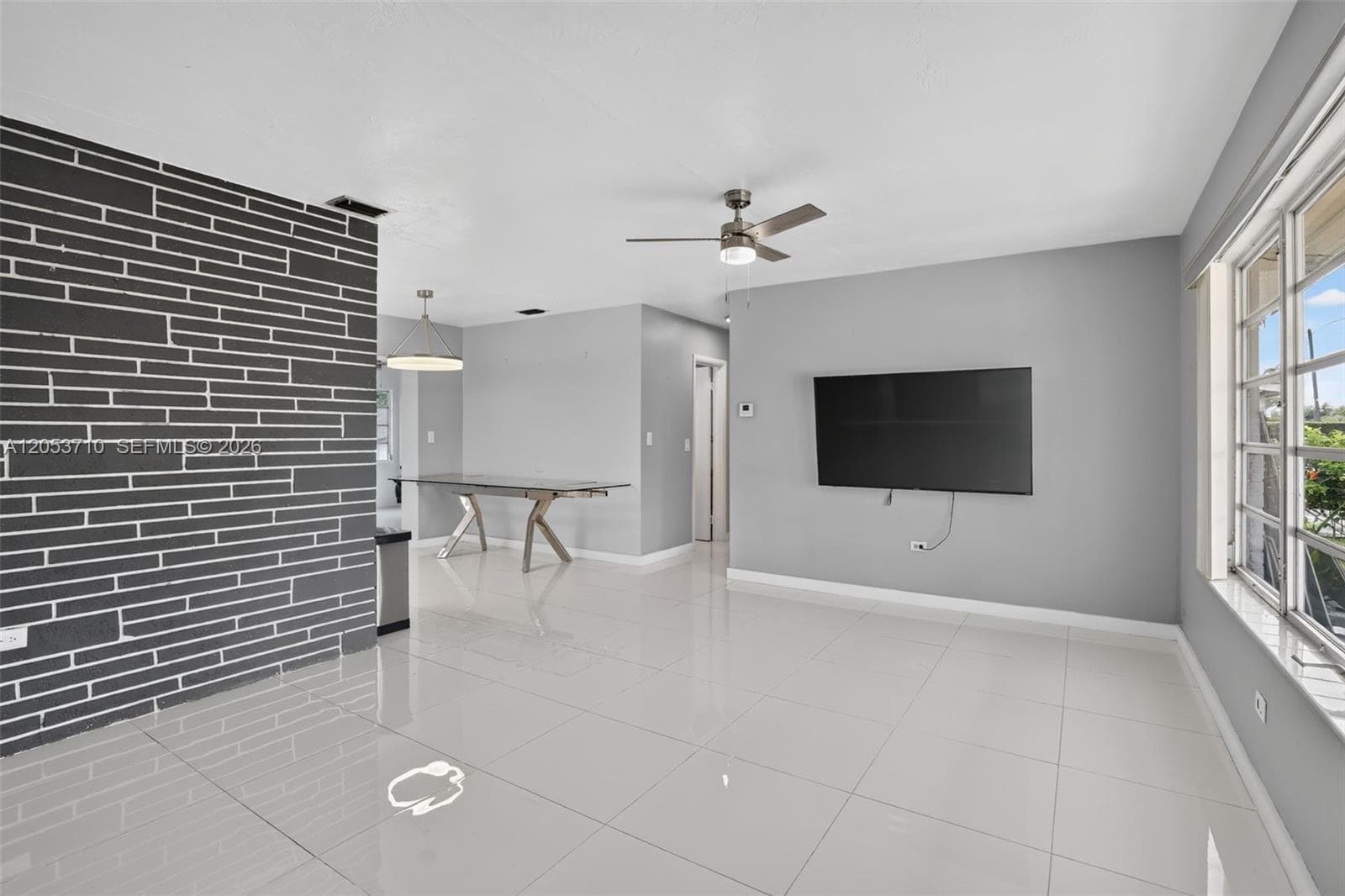 2331 Flamingo Dr, Miramar FL 33023 photo 4