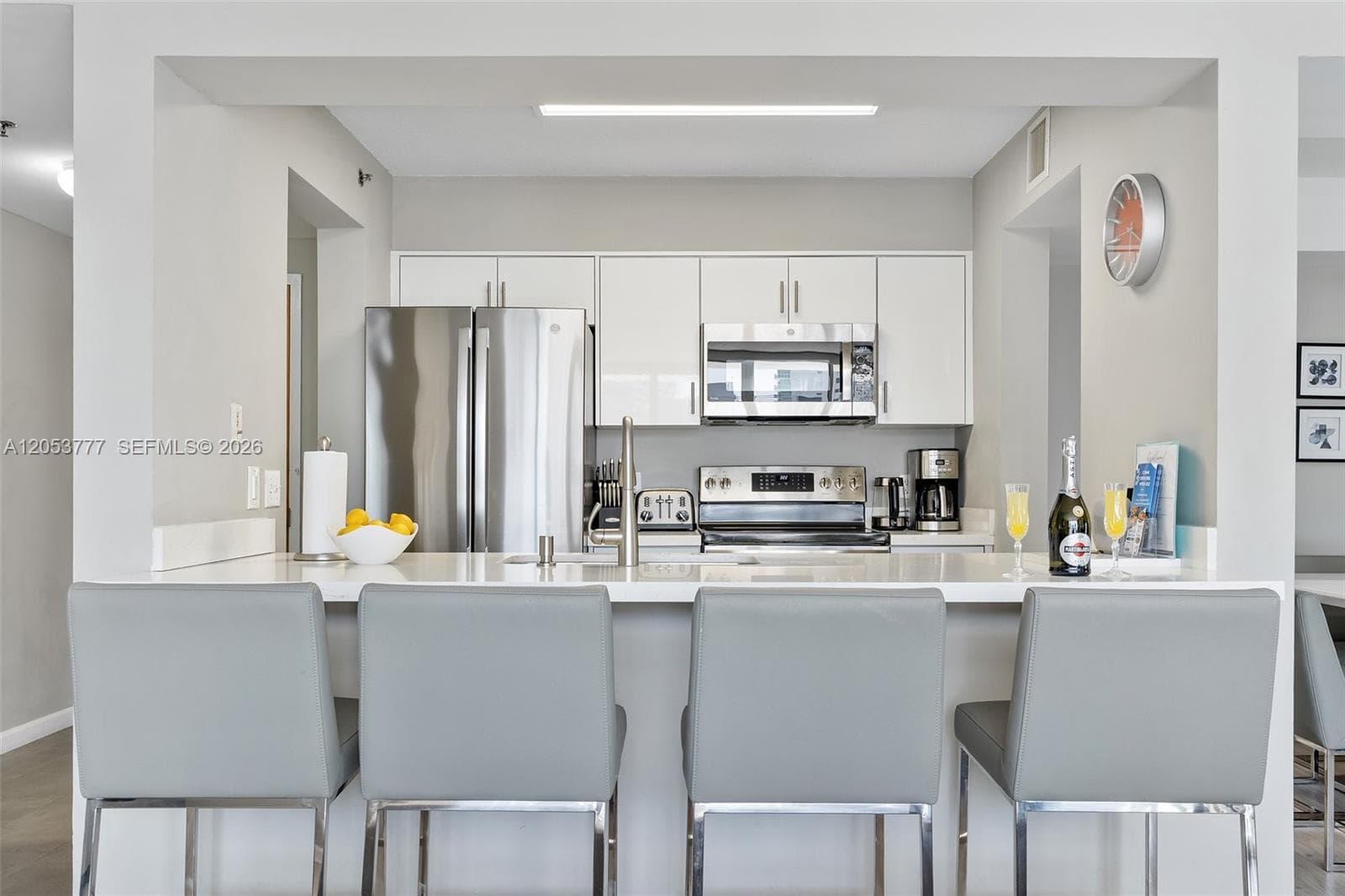 1200 Brickell Bay Dr # 2423, Miami FL 33131 photo 5