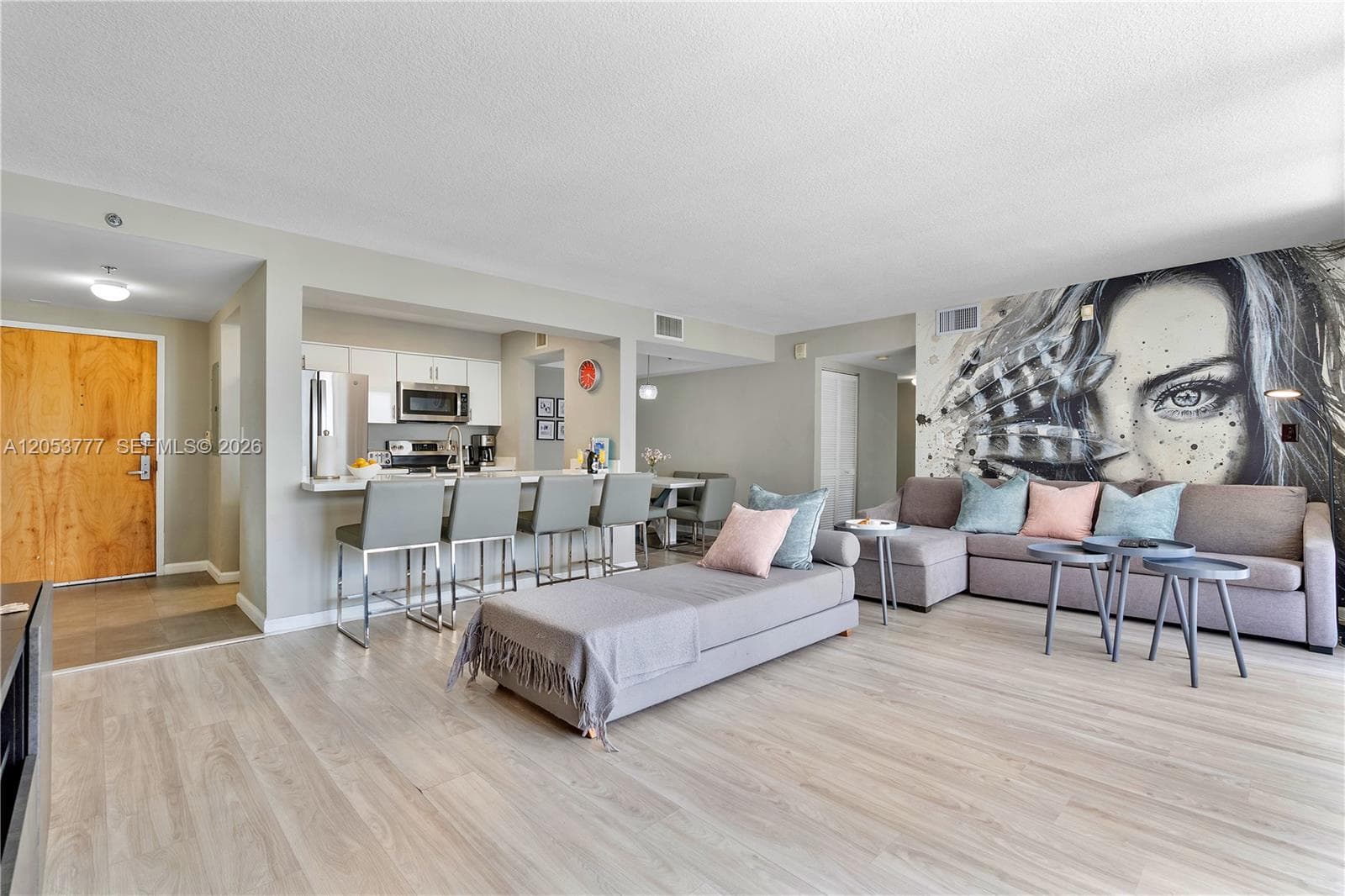 1200 Brickell Bay Dr # 2423, Miami FL 33131 photo 4
