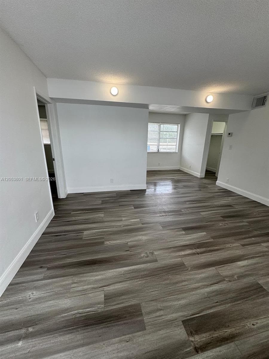 2435 Van Buren St APT 2B, Hollywood FL 33020 photo 4