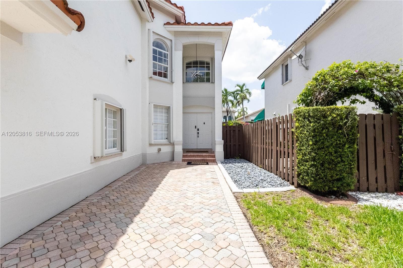 10873 NW 71st St, Doral FL 33178 photo 2