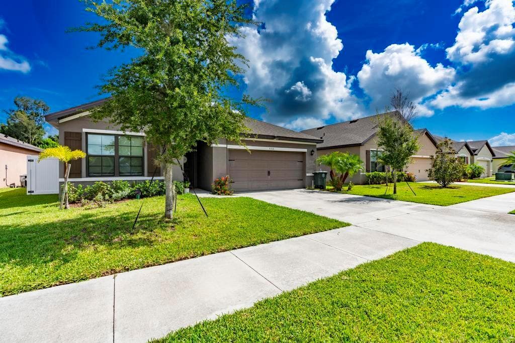 5316 AMUSEMENT Avenue, Fort Pierce FL 34947 photo 4