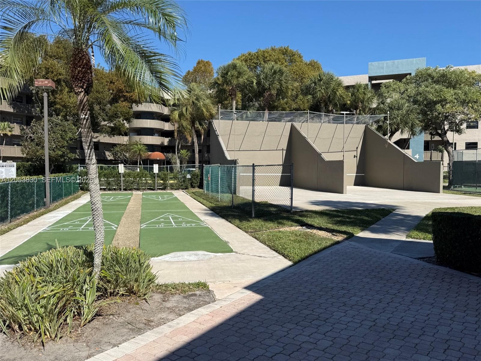 1000 Colony Point Cir # 303, Pembroke Pines FL 33026 photo 5