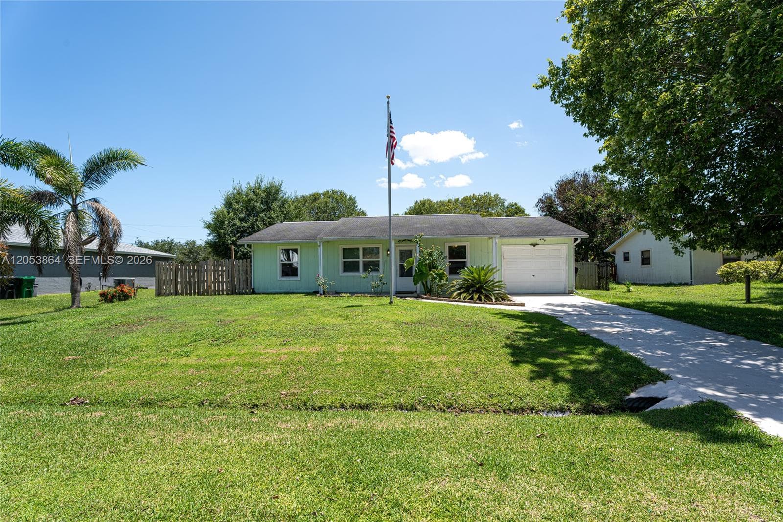 618 SW Ray Ave, Port St. Lucie FL 34983