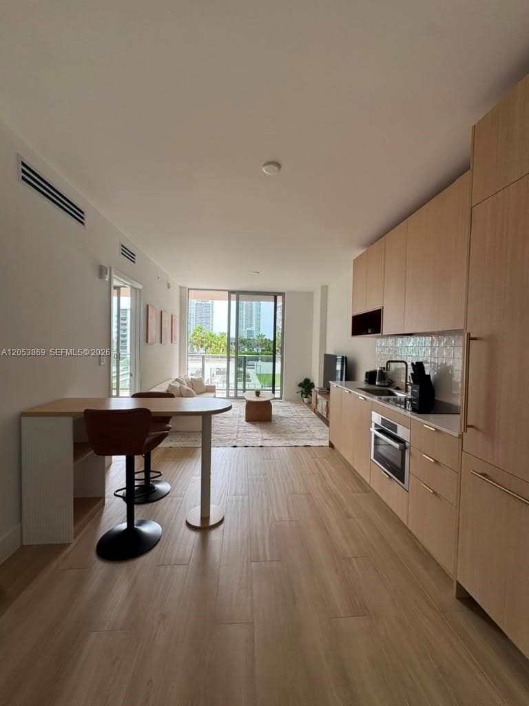 90 NE 32nd St # 811, Miami, FL 33137 photo 5