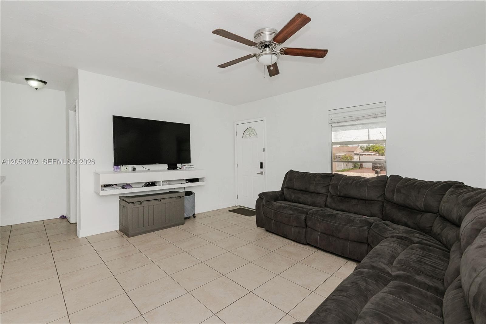 681 NE 1st Pl, Hialeah FL 33010 photo 5