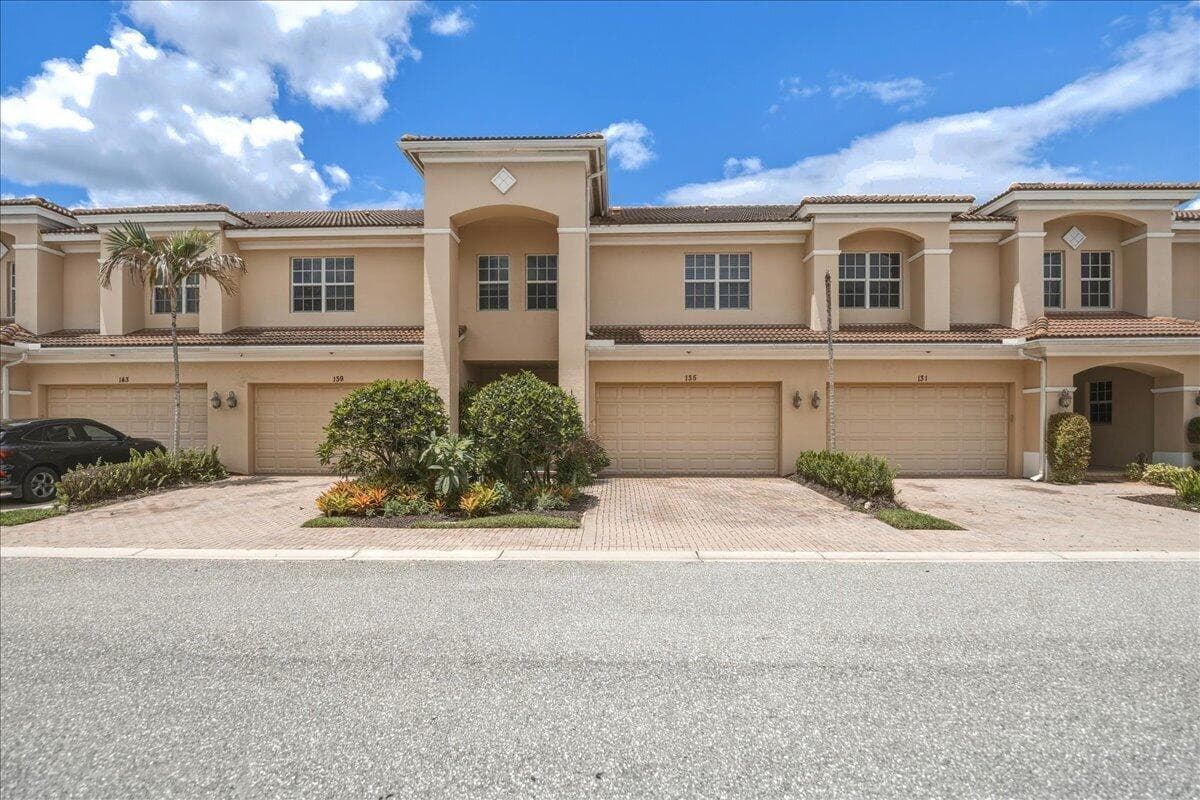 135 SW WALKING Path, Stuart FL 34997 photo 4