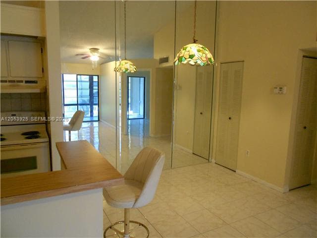 829 NE 199th St # 204, Miami, FL 33179 photo 3