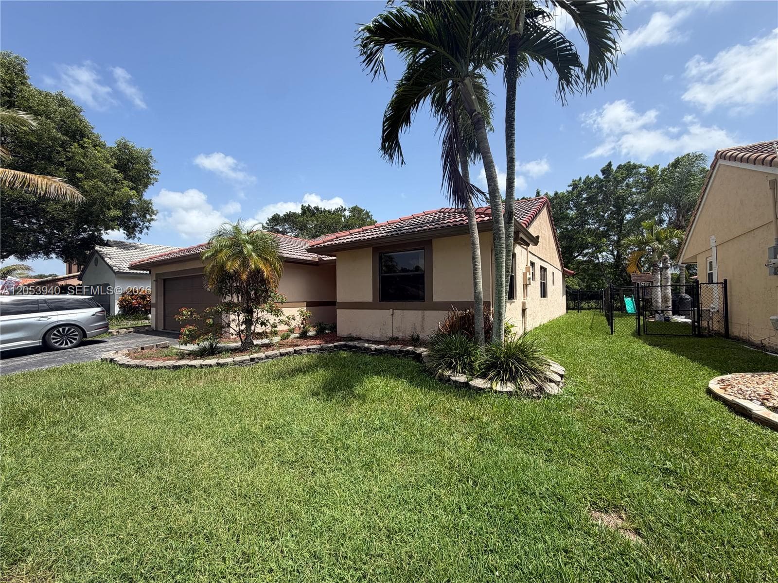 15600 Gauntlet Hall Mnr, Davie, FL 33331 photo 2
